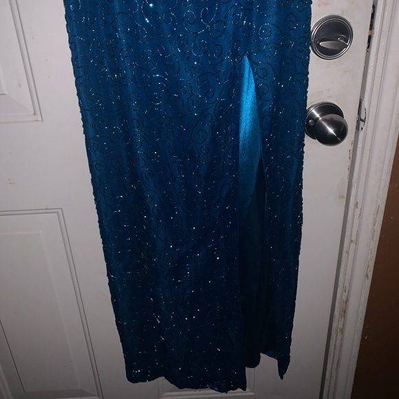 PROM DRESS!! - Picture 3 of 5